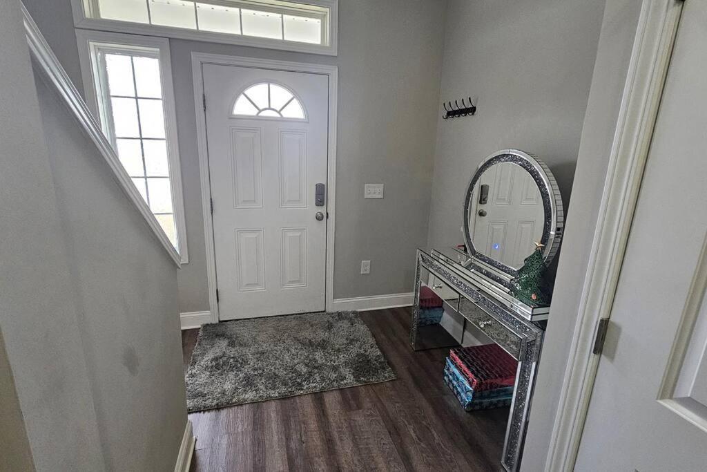 Gorgeous 3 Bedroom Home With Cable Tv In All Rooms & Free Wi-Fi Concord Exterior foto