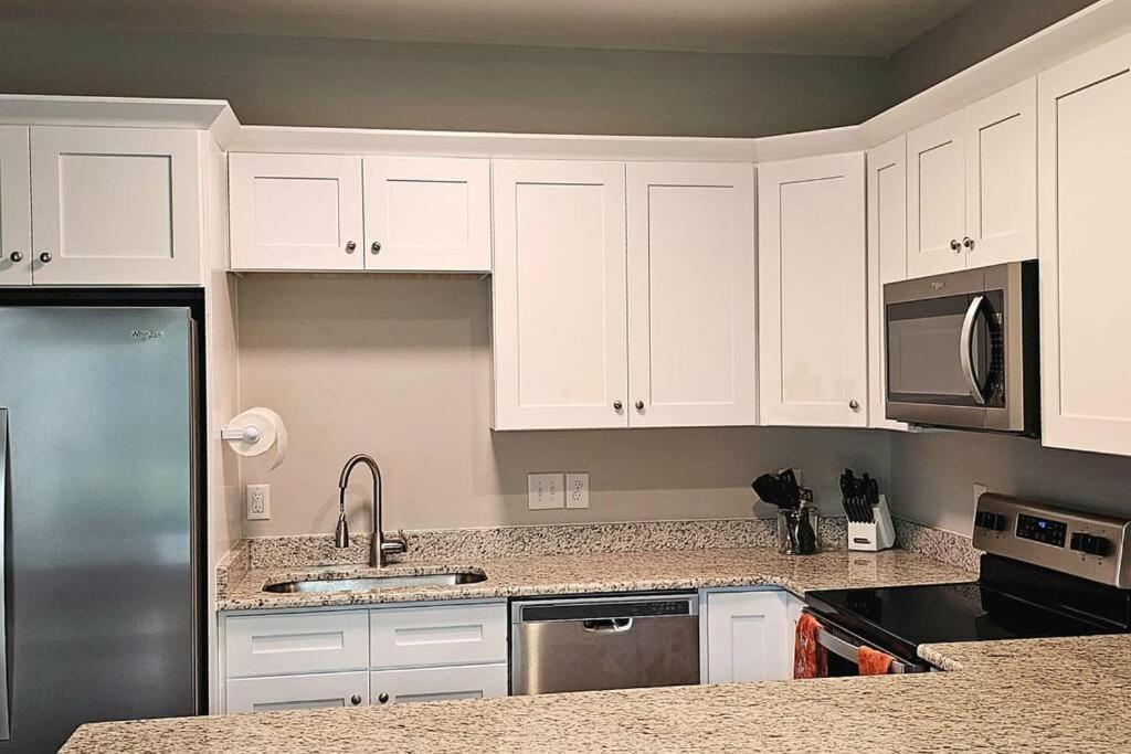 Gorgeous 3 Bedroom Home With Cable Tv In All Rooms & Free Wi-Fi Concord Exterior foto